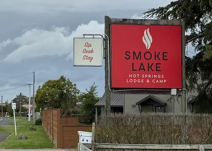호스텔 Smoke Hot Springs & Camp *